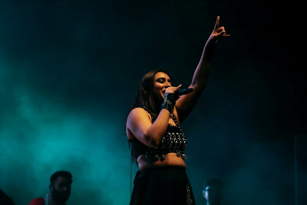 shakira performing live