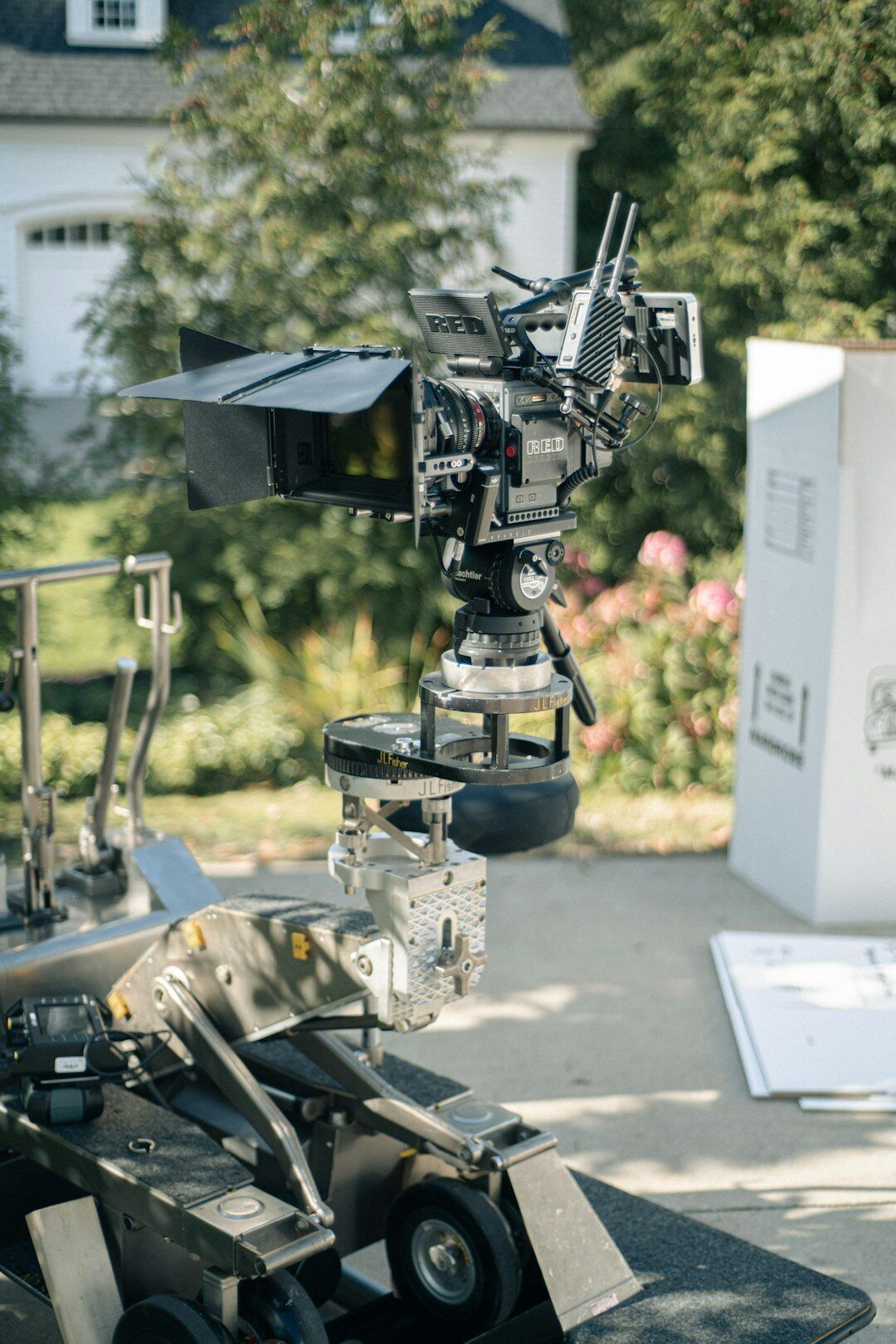 leonardo dicaprio on movie set